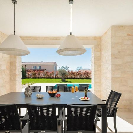 Villa Florence By Ilc-Istria Luxury Collection บระทอนิกลา ภายนอก รูปภาพ