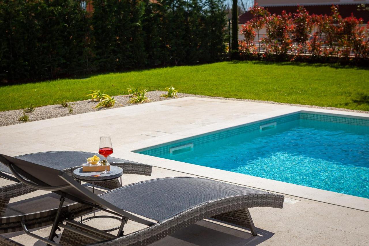 Villa Florence By Ilc-Istria Luxury Collection บระทอนิกลา ภายนอก รูปภาพ