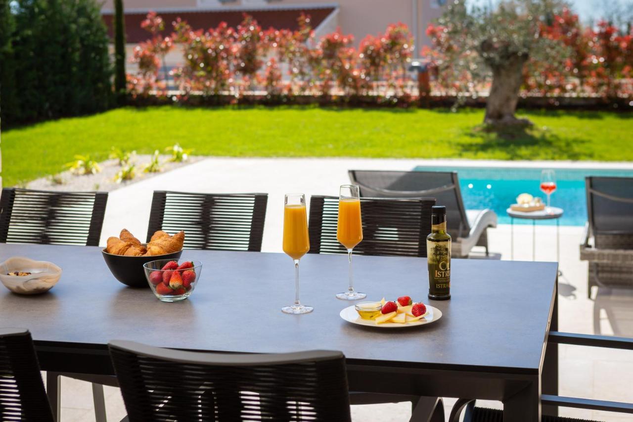 Villa Florence By Ilc-Istria Luxury Collection บระทอนิกลา ภายนอก รูปภาพ