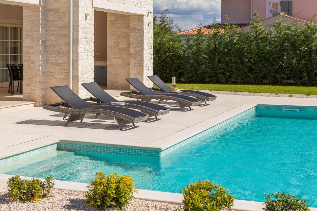 Villa Florence By Ilc-Istria Luxury Collection บระทอนิกลา ภายนอก รูปภาพ
